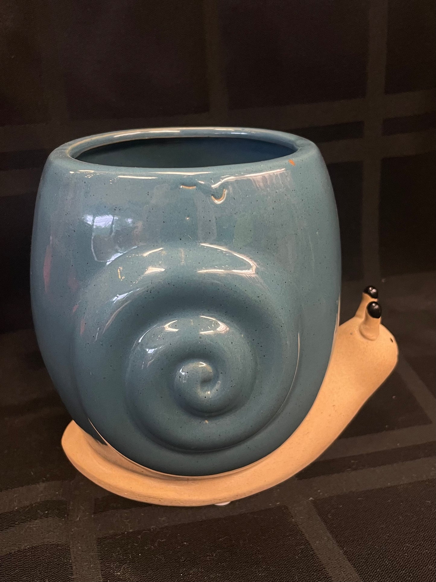 5' snail & slug planter