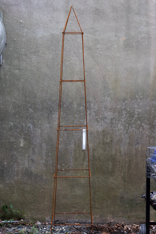Lg Obelisk