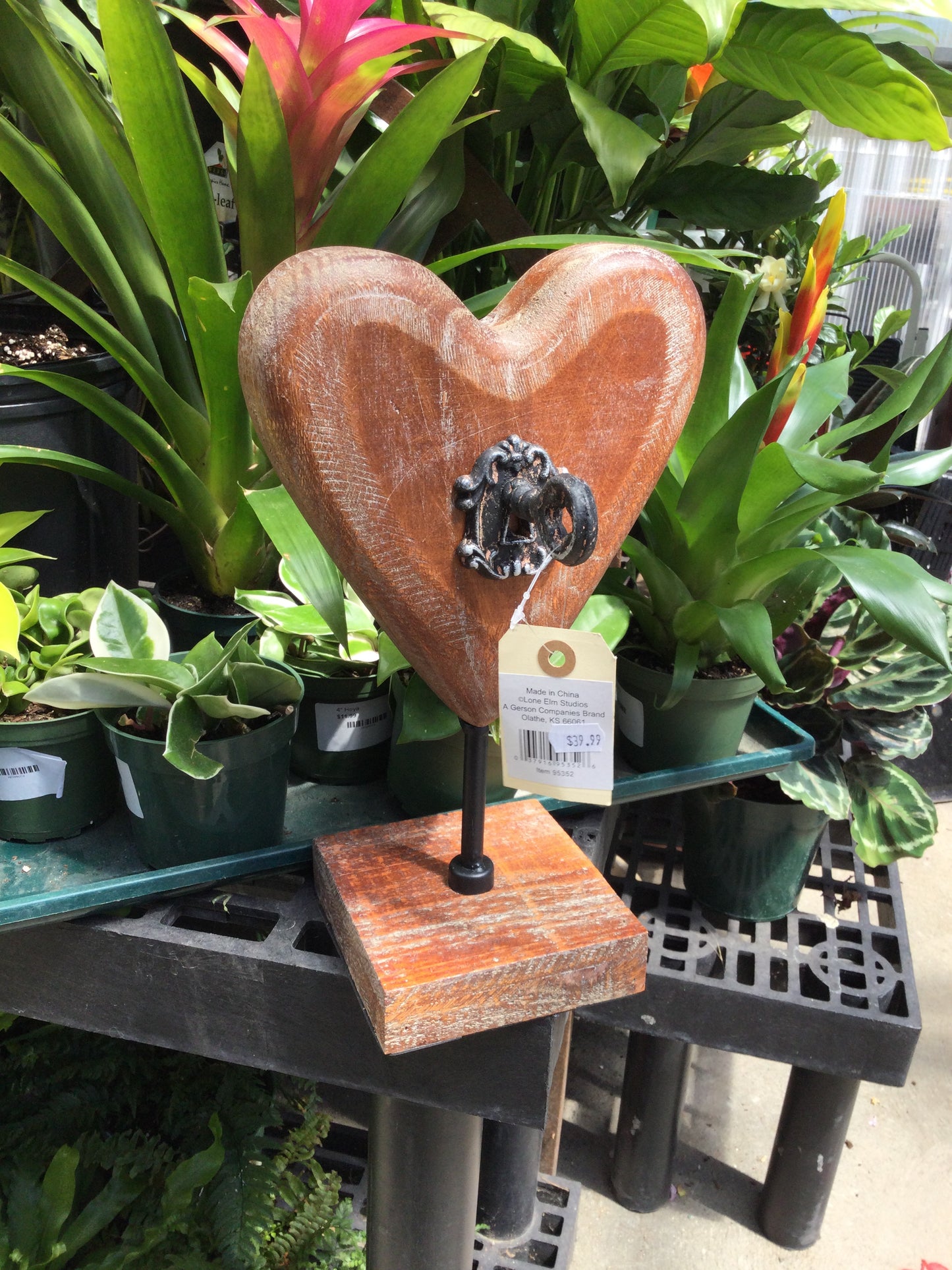 12' wood heart w/key