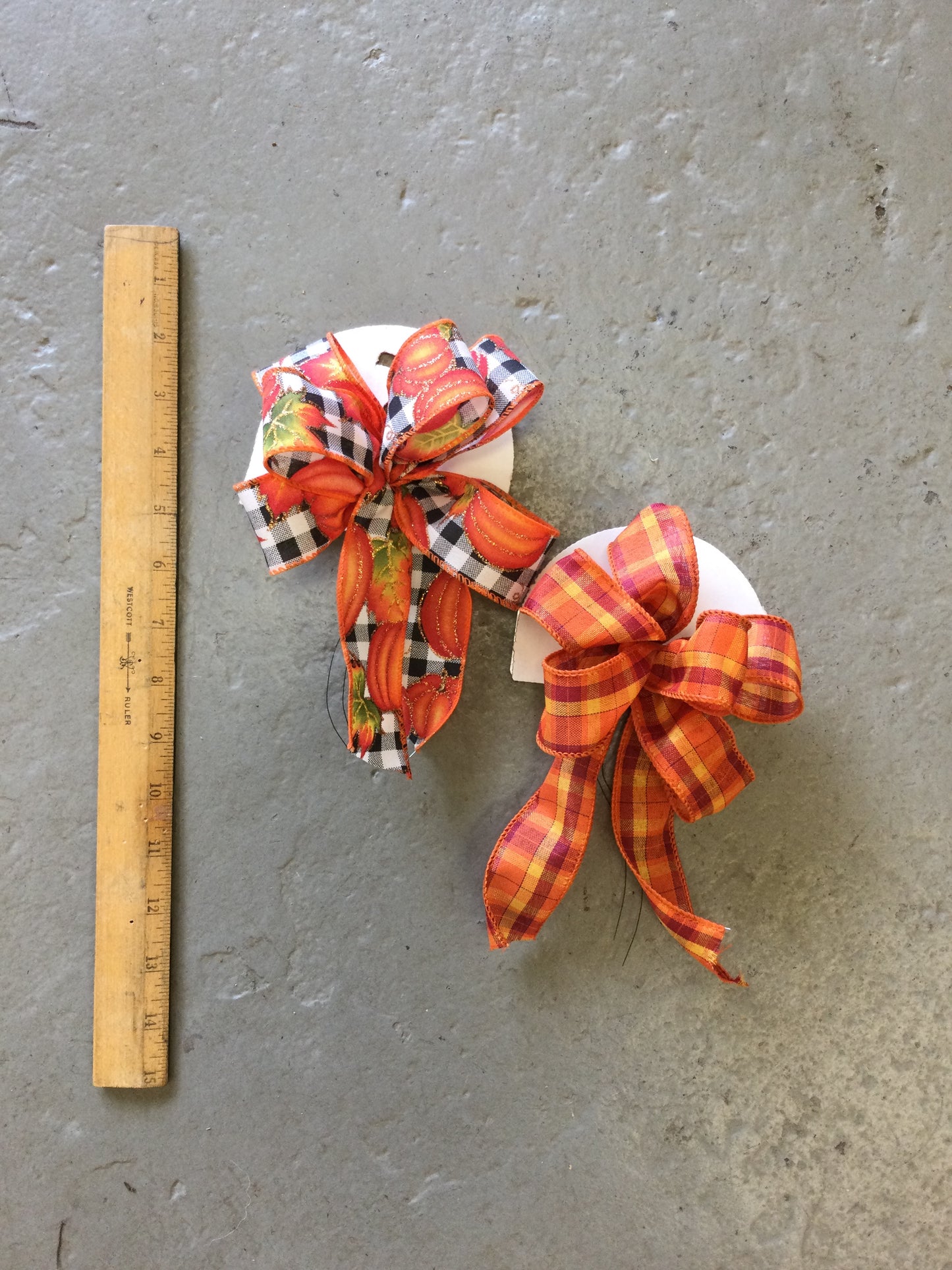 6" decorative bow