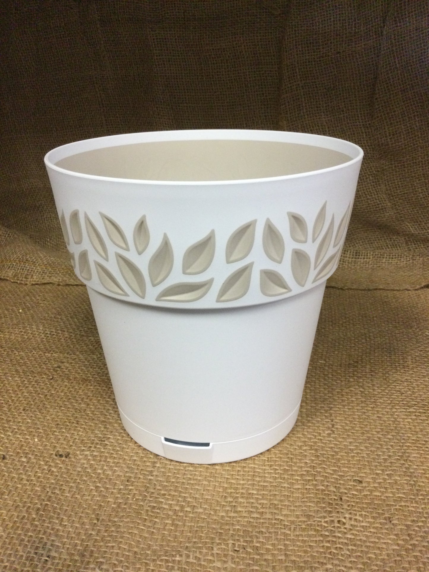 7.5' leaf pot WH