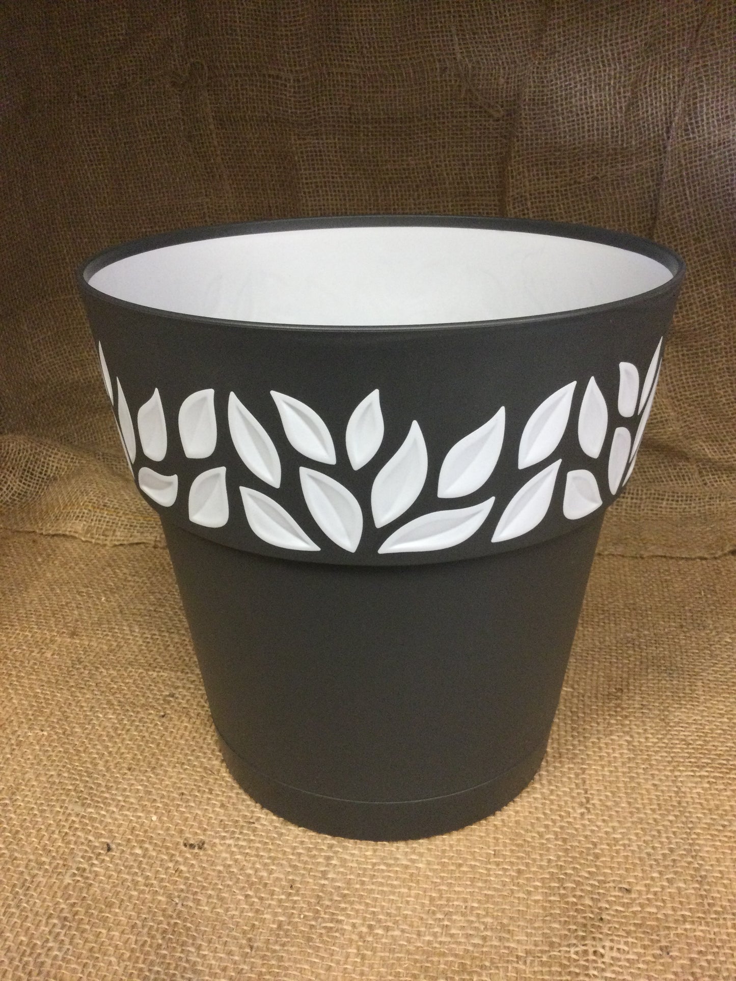 9.9' leaf pot graphite