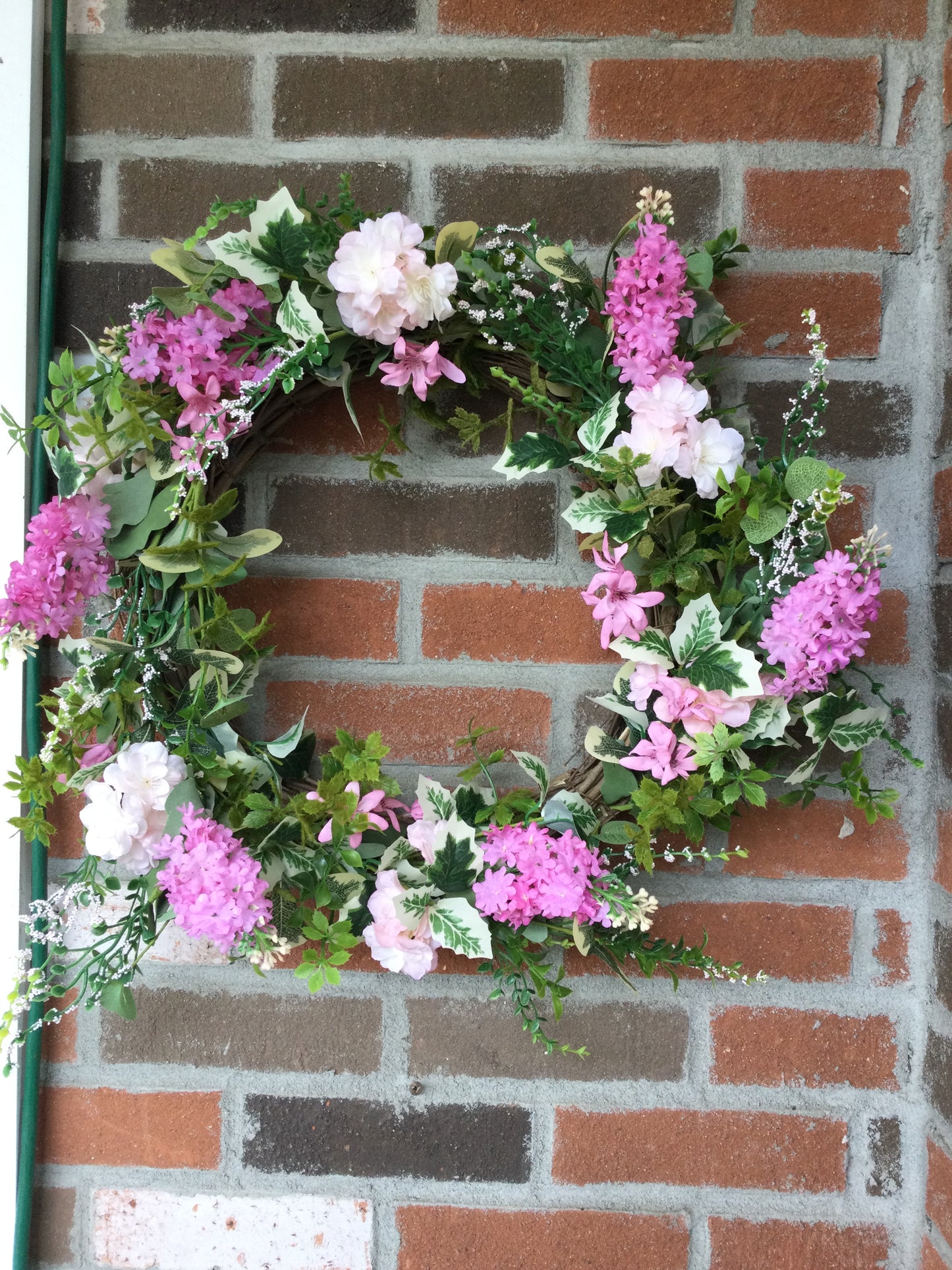 24" mixed flower wreath