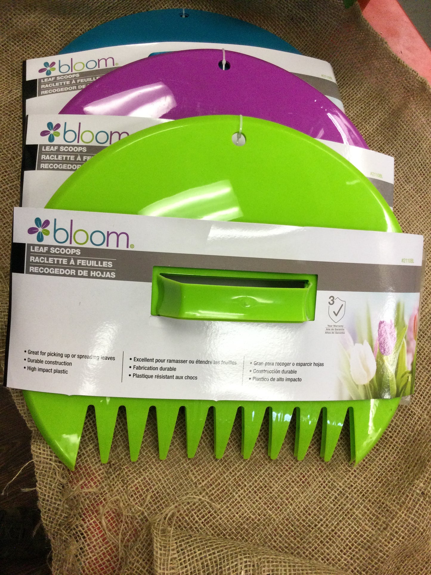 poly leaf scoops