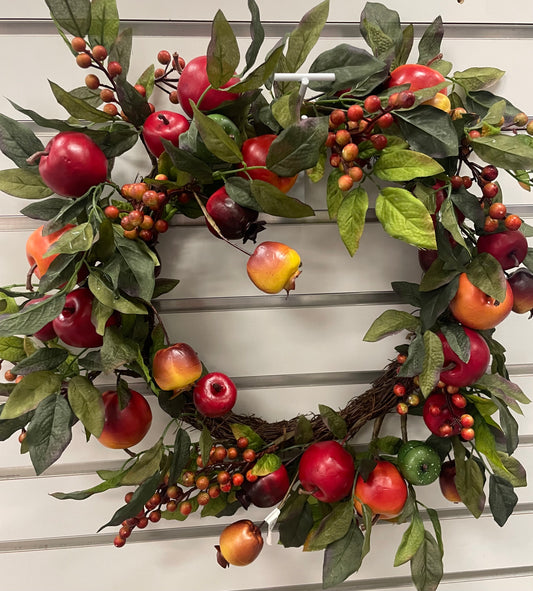 Mixed Apple/Pom w/leaf 24' wreath