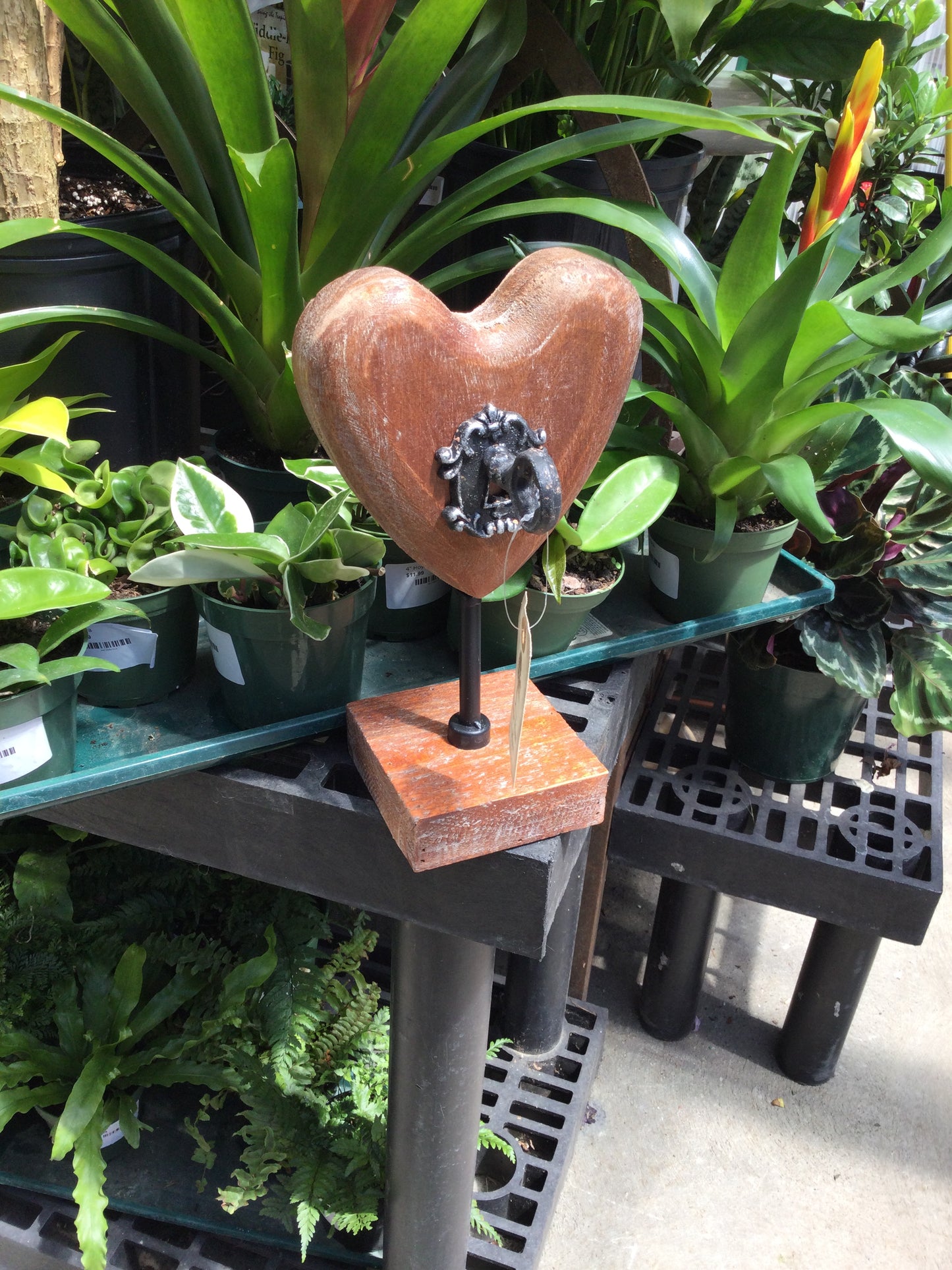 10" wood heart w/key