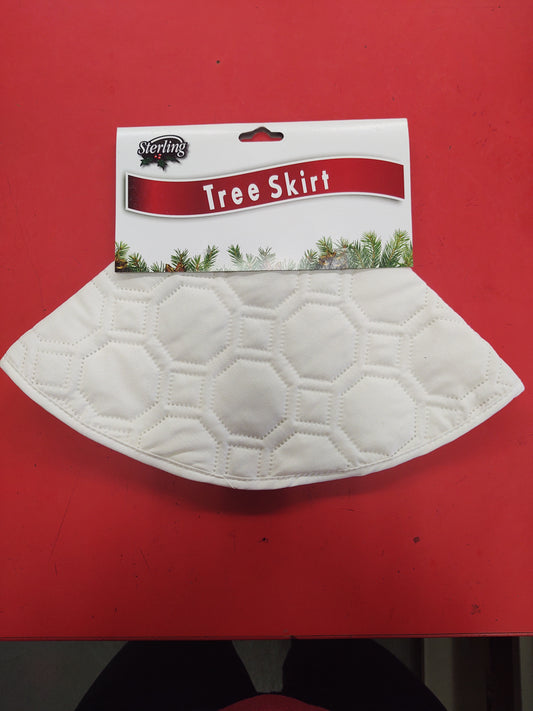 White Quilted Tree Skirt