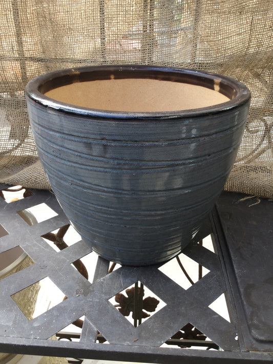 Grooved egg plntr md grey