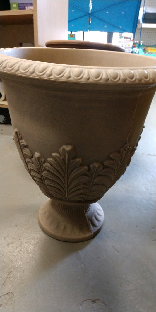 17" Ancanthus urn